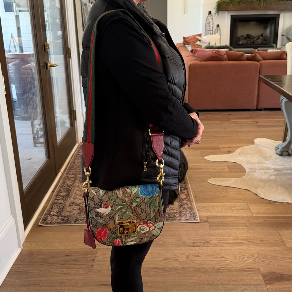Gucci Crossbody Bag with Floral and Bird Design - Multicolor - Picture 7 of 7